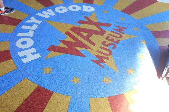 Логотип Hollywood Wax Museum Аллея звёзд в Лос-Анджелесе