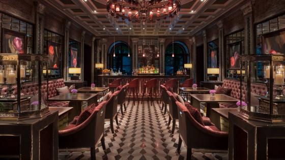 Ресторан в отеле Four Seasons в Санкт-Петербурге