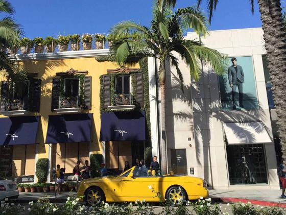 Желтый Rolls-Royce кабриолет в Лос-Анджелесе 