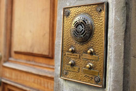 Фотография дверных звонков в Италии в городе Флоренция